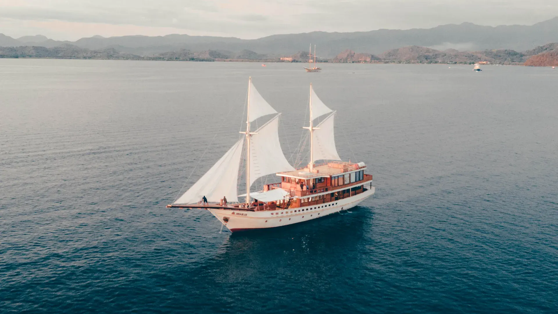 Private Boat Charter Komodo